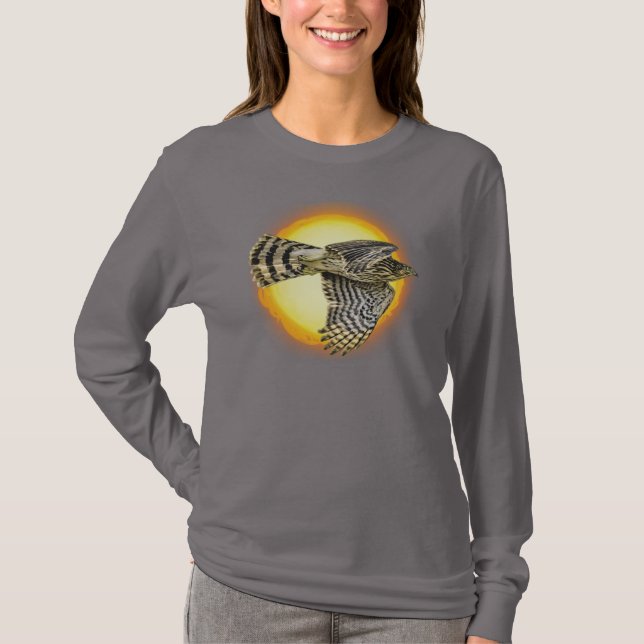 Flygande hökbrand t shirt (Framsida)