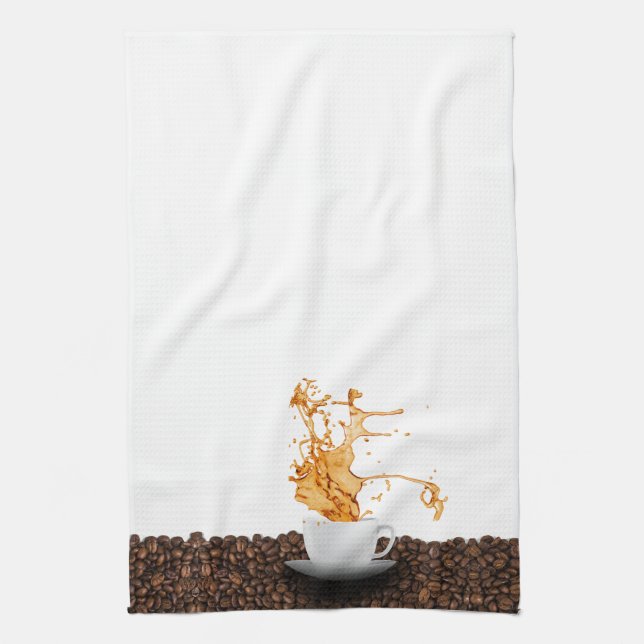 Flygande kopp kaffe med stänk kökshandduk (Vertikal)