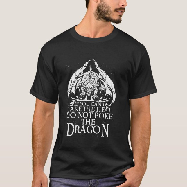 Flygande Mythical Creature - Dragon Flame-Spewing  T Shirt (Framsida)