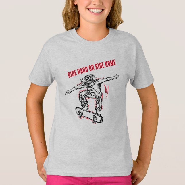Flygande Skater som utför Skateboardingflygning mi T Shirt (Framsida)