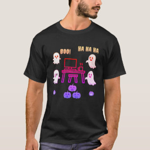 Flygande spöken runt en dator – Halloween-teknik T Shirt