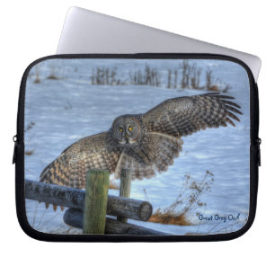 Flygande Underbart Grått Uggla Raptor Winter Wildl Laptop Fodral