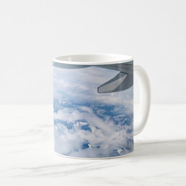 Flygbild över de snöiga Alperna – flyg till Venedi Kaffemugg (Framsida höger)