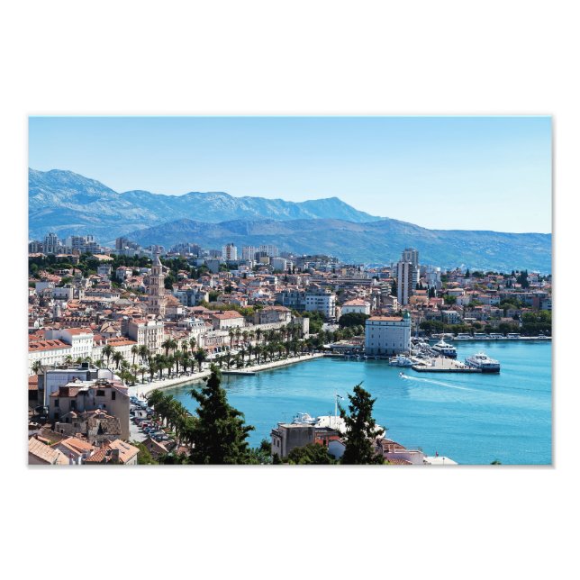 Flygbild över Split vid kusten, Dalmatien, Kroatie Fototryck (Framsidan)