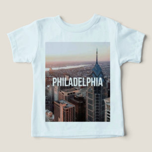 Flygbild typografi Urban siluett av Philadelphia T Shirt