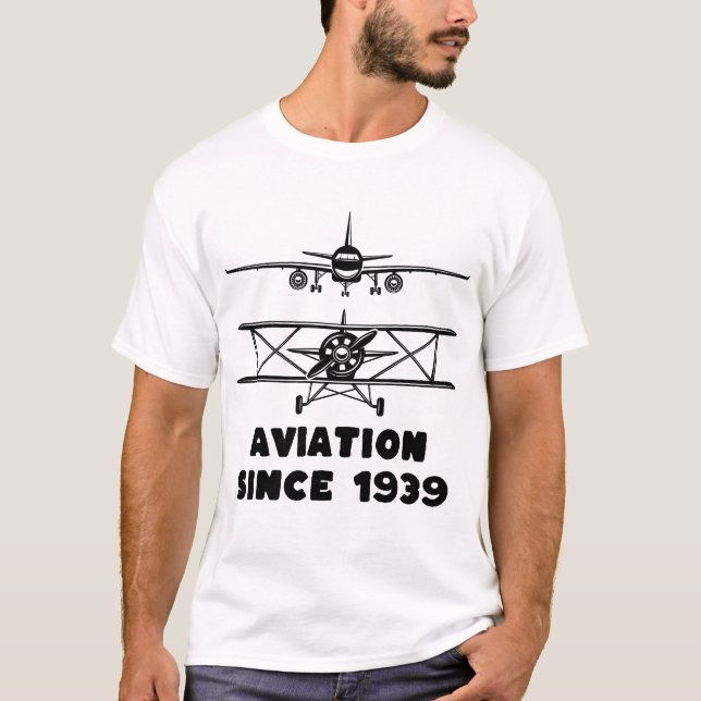 FLYGETEKNING SEDAN 1939 SVART V T SHIRT (Framsida)
