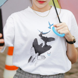Flygfåglar Hand Shadow Illusion Surreal Art Coola Tee