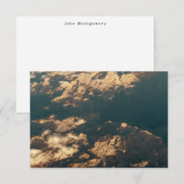 Flygfotografi av bergskedja och anpassat namn (för anteckningskort