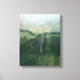 Flygfotot av vattenfall under dimmigt väder canvastryck