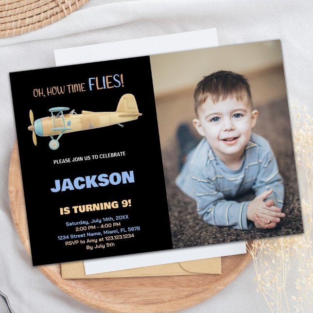 Flygplanets födelsedagsinbjudningar, svart med fot inbjudningar (Airplane Birthday Invitations Black with photo)