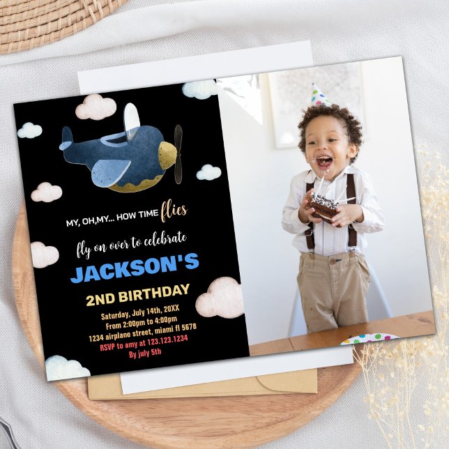 Flygplanets födelsedagsinbjudningar Vita molnet me Inbjudningar (Airplane Birthday Invitations White Cloud w Photo)