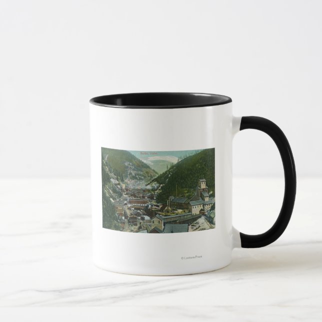 Flygvy över staden och MountainsBurke, ID Mugg (Höger)