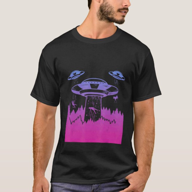 Flying Saucer UFO Astronauts are Aliens 5 T Shirt (Framsida)