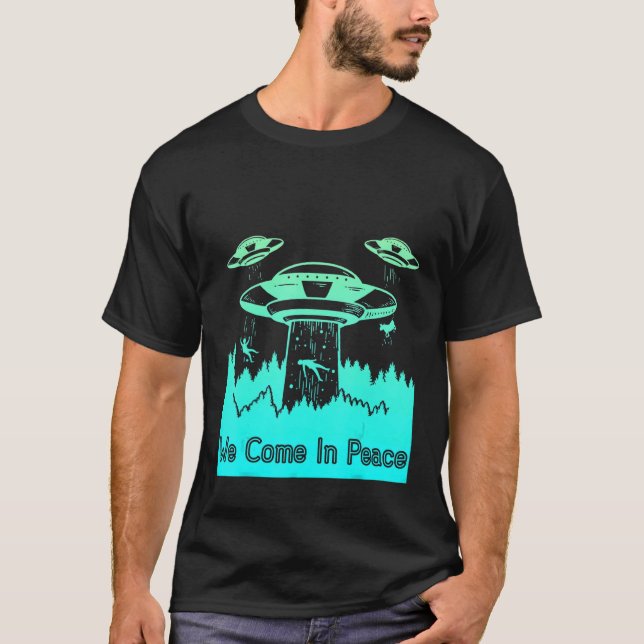 Flying Saucer UFO Astronauts are Aliens 9 T Shirt (Framsida)