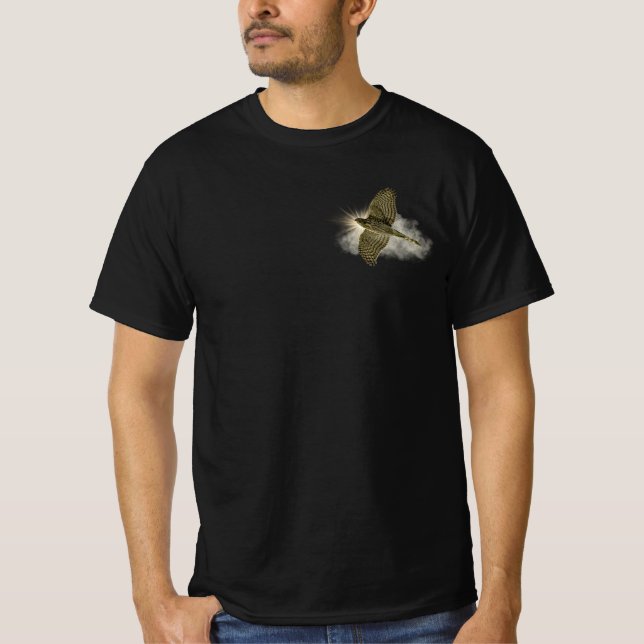 Flying Sharp-shinned Hawks T Shirt (Framsida)