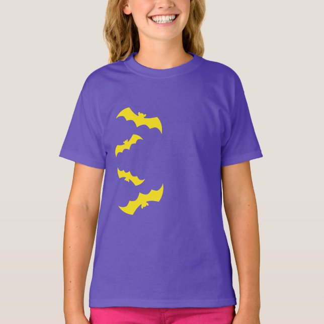 Flying Yellow Halloween Bats T Shirt (Framsida)