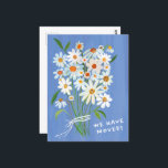 FLYTTA ANNOUNCEMENT Cute Daisy Bouquet Handmålat Vykort<br><div class="desc">Skicka ett meddelande om din förflyttning till vänner och familjemedlemmar med den här vackra blommigten. Anpassa det här handmålade daisyn med din egen text på framsidan eller baksidan! Anpassa genom att klicka på "anpassa" om du vill ändra texten eller "redigera design" om du vill ändra typsnitt, färg och mycket mer!...</div>