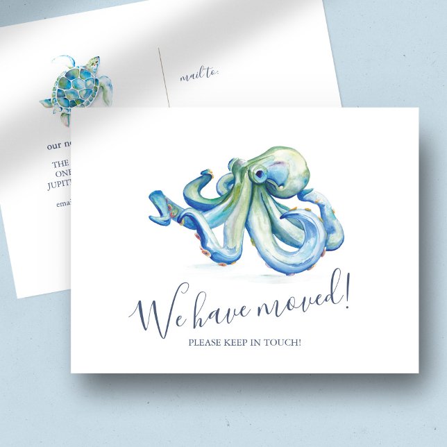 Flytta av blått oktopus-meddelande om vattenfärg vykort (Change of address cards blue octopus and sea turtle. Watercolor art by Victoria Grigaliunas)
