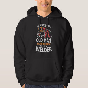 Flytta över bojor så att den här gamlingen visar d hoodie
