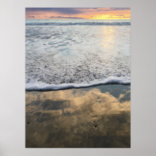 Foamy Vågar vid Moonlight Beach Poster