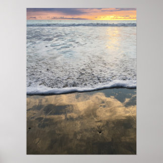 Foamy Vågar vid Moonlight Beach Poster