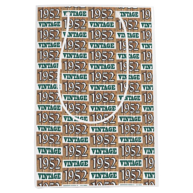 Född 1952 i en medelstor presentväska (Framsidan)