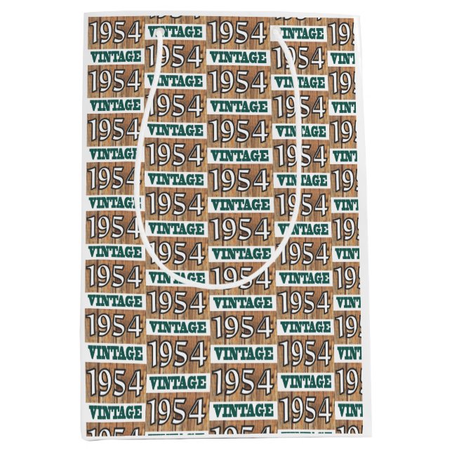 Född 1954 i en medelstor presentväska (Framsidan)