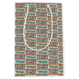 Född 1955 i en medelstor presentväska