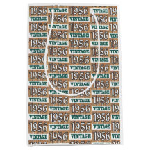 Född 1956 i en medelstor presentväska