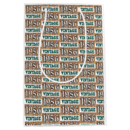 Född 1956 i en medelstor presentväska