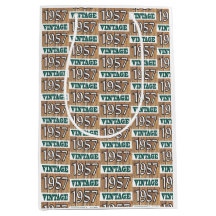 Född 1957 i en medelstor presentväska