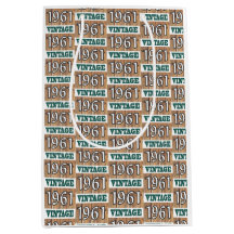 Född 1961 i en medelstor presentväska