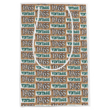 Född 1965 i en medelstor presentväska