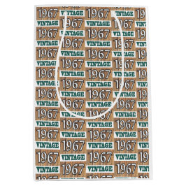 Född 1967 i en medelstor presentväska