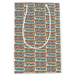 Född 1969 i en medelstor presentväska