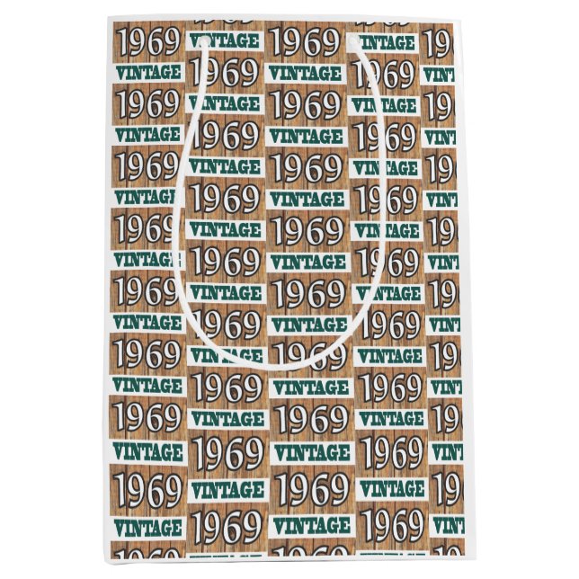 Född 1969 i en medelstor presentväska (Framsidan)