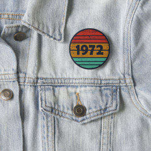 född 1972 på vintagen knapp