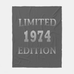 Född 1974 i födelsedagspresent fleecefilt