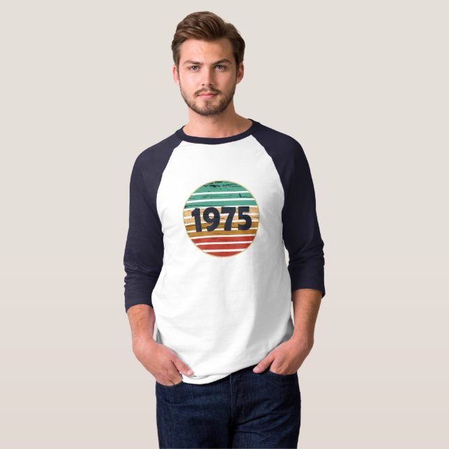 Född 1975 års födelsedagspresent t shirt (Hel framsida)
