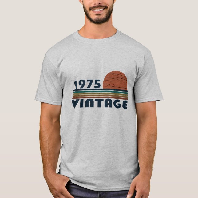 Född 1975 födelsedagspresent t shirt (Framsida)