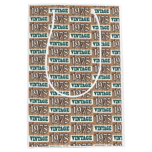 Född 1975 i en medelstor presentväska (Framsidan)