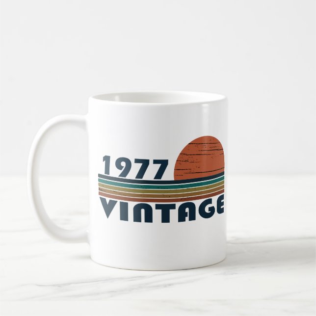 Född 1977 vintagens födelsedagspresent kaffemugg (Vänster)