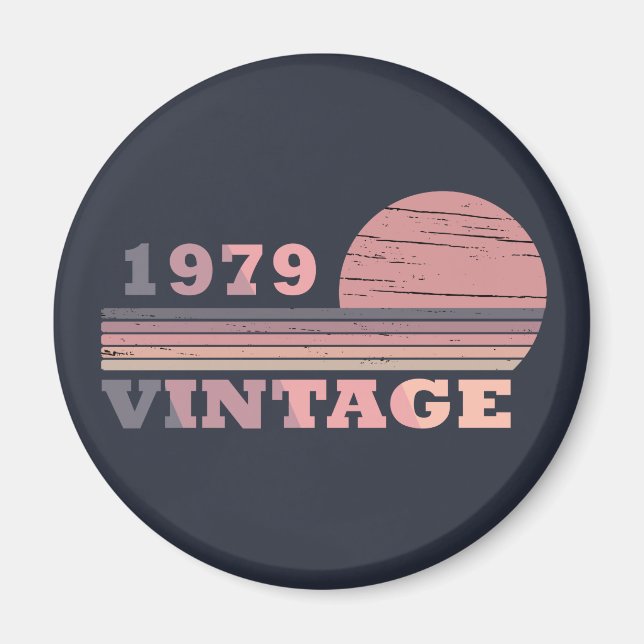 född 1979 vintagens rosa och lila magnet (Framsidan)