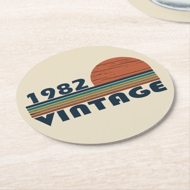 Född 1982 vintagens födelsedagspresent underlägg papper rund (Vinklad)