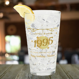 Född 1995 i dryckesvaror i 30års födelsedag party glaskopp