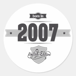 Född 2007 (Mörk&lättgrey) Runt Klistermärke