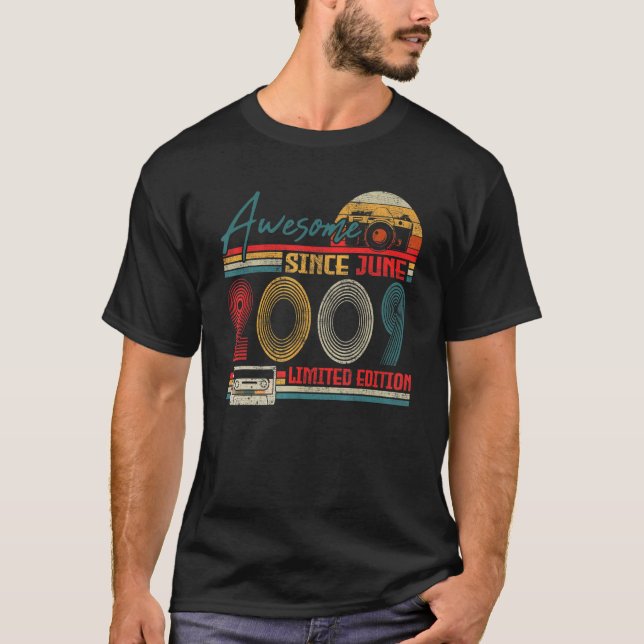 Född 2009 Fantastisk sedan juni 2009 13 år gammal T Shirt (Framsida)