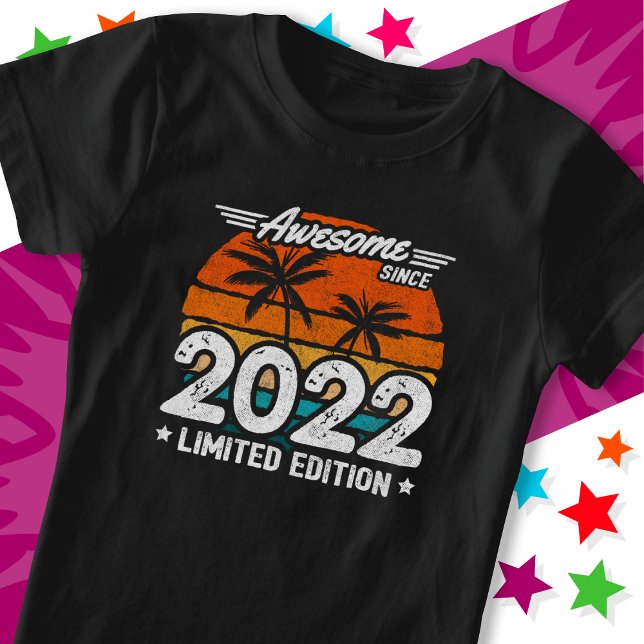 Född 2022 Begränsada utgåvan Retro Fantastisk seda T Shirt (Skapare uppladdad)