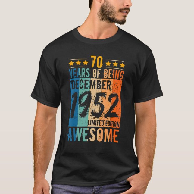 Född 70:e födelsedag december 1952 70 år t shirt (Framsida)