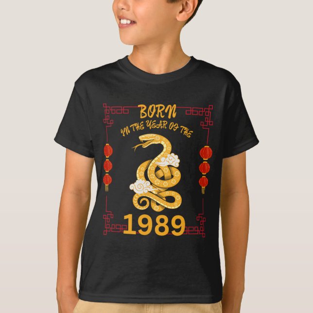 Född år Ormen 1989 Kinesiskt Nyår T Shirt (Framsida)